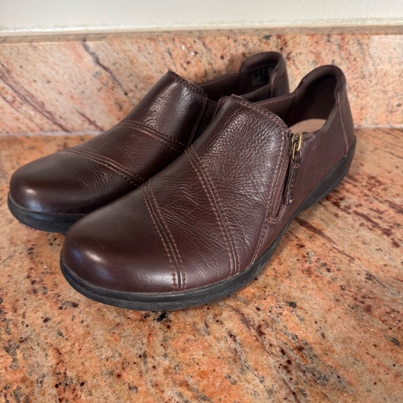 Clarks Shoes - CLARKS Size 11 Brown Leather Shoes